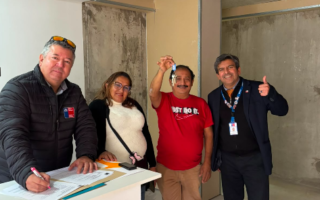 100 familias de Antofagasta reciben las llaves de sus nuevos hogares en el Condominio Portal Alto Licancabur